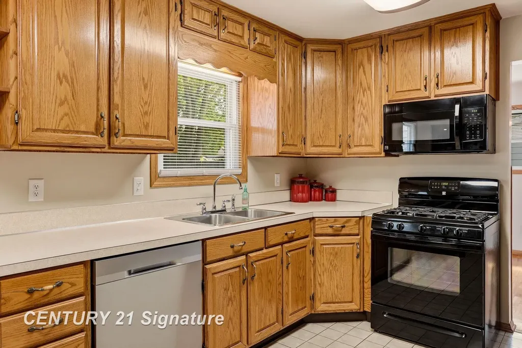 2153 Starlite Drive Saginaw Charter Township MI 48603