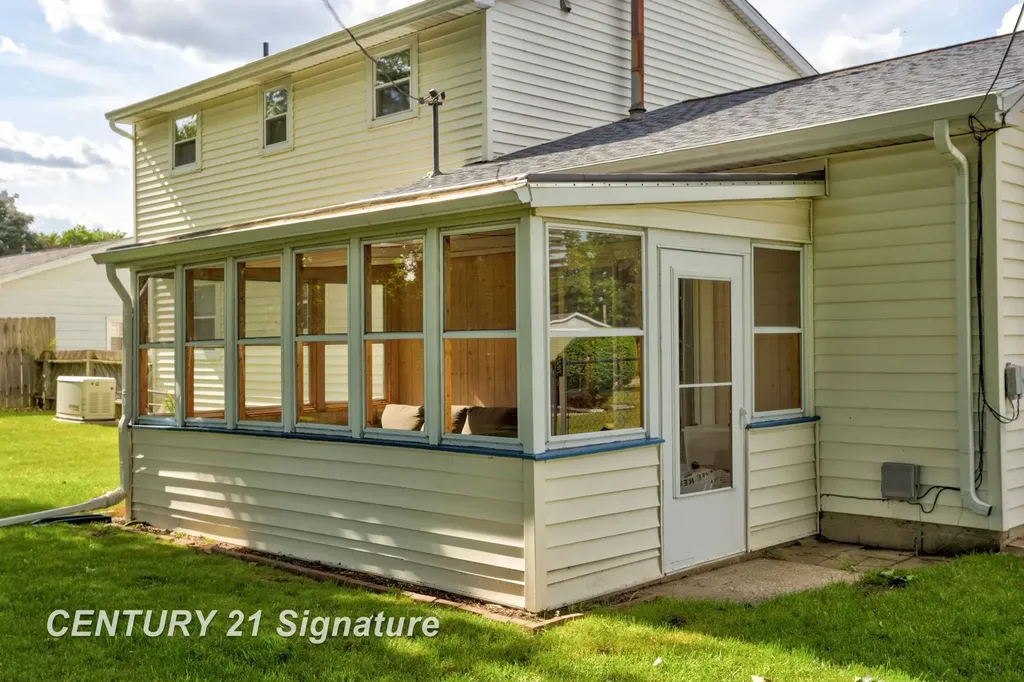 2153 Starlite Drive Saginaw Charter Township MI 48603