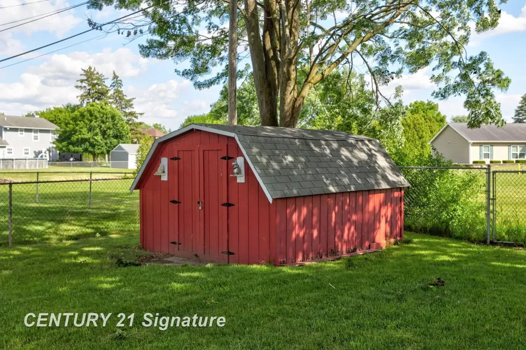 2153 Starlite Drive Saginaw Charter Township MI 48603