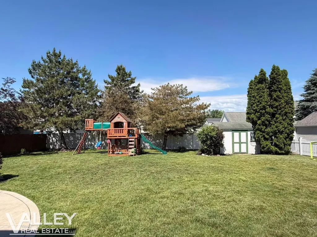 2853 Churchhill Lane Saginaw Charter Township MI 48603