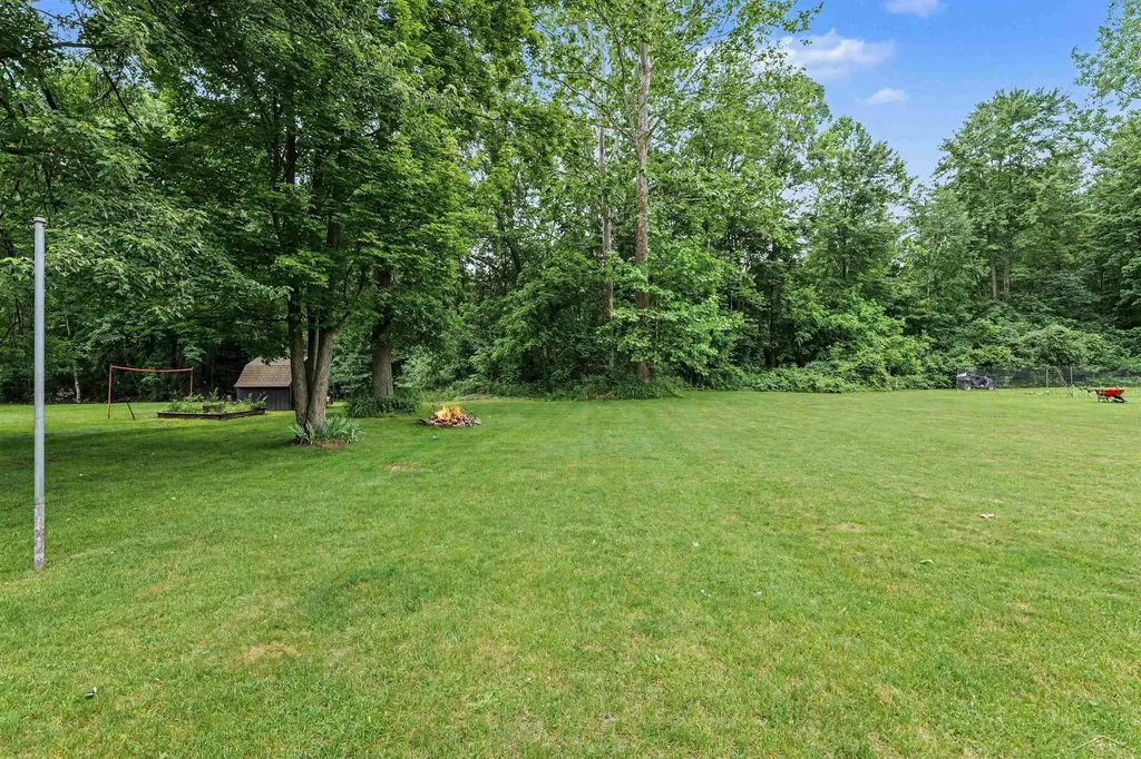 2440 Busch Road Taymouth Township MI 48415
