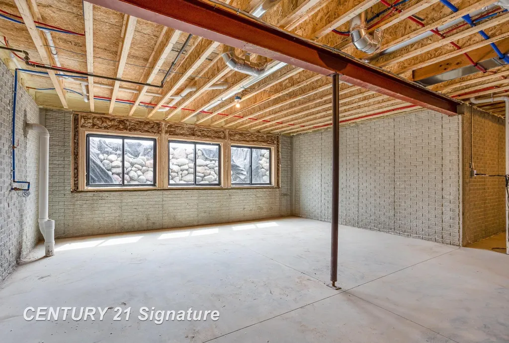 33 W Grove Court Thomas Township MI 48623