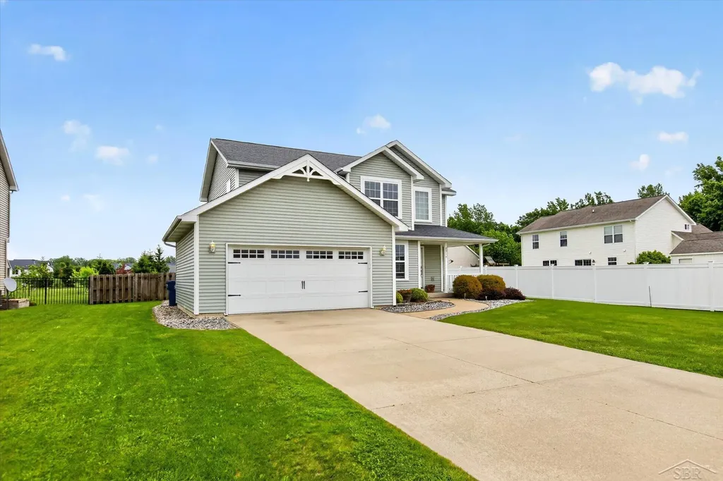 8914 Cottonwood Drive Tittabawassee Township MI 48623