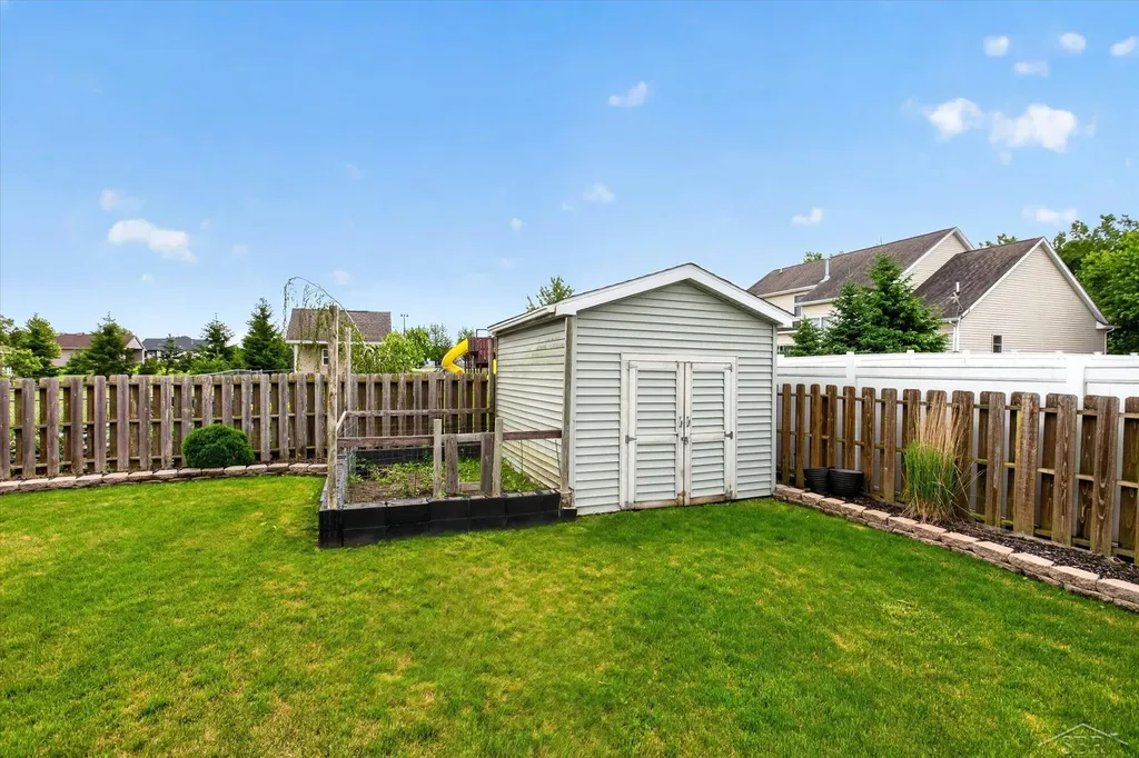 8914 Cottonwood Drive Tittabawassee Township MI 48623