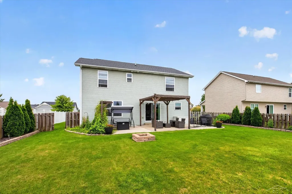 8914 Cottonwood Drive Tittabawassee Township MI 48623