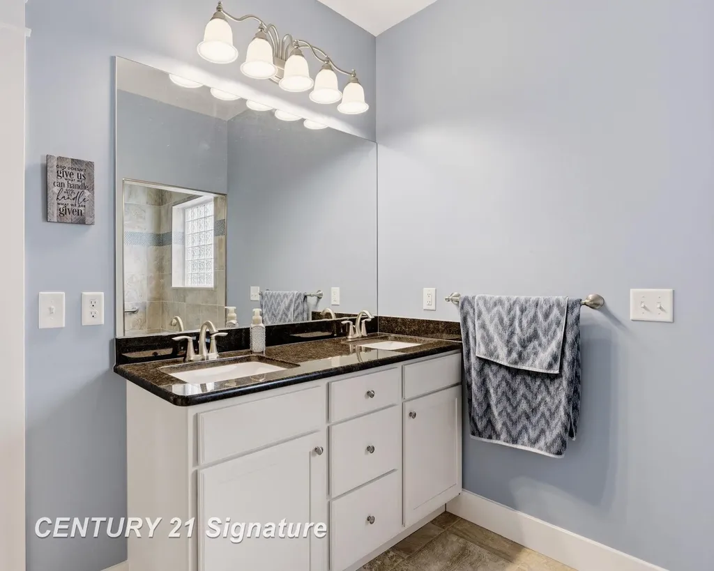 5178 Pebblestone Lane Saginaw Charter Township MI 48603