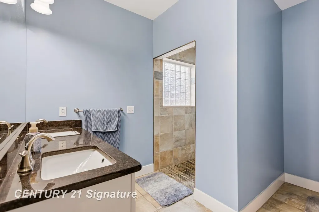 5178 Pebblestone Lane Saginaw Charter Township MI 48603