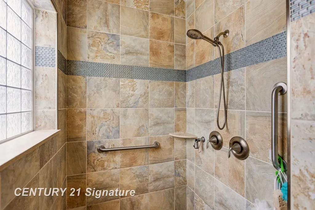 5178 Pebblestone Lane Saginaw Charter Township MI 48603