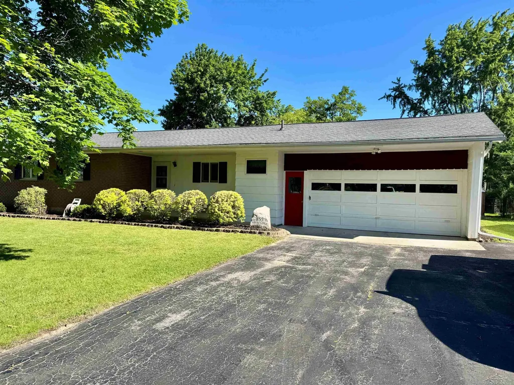 835 Wheelock Drive Tittabawassee Township MI 48623