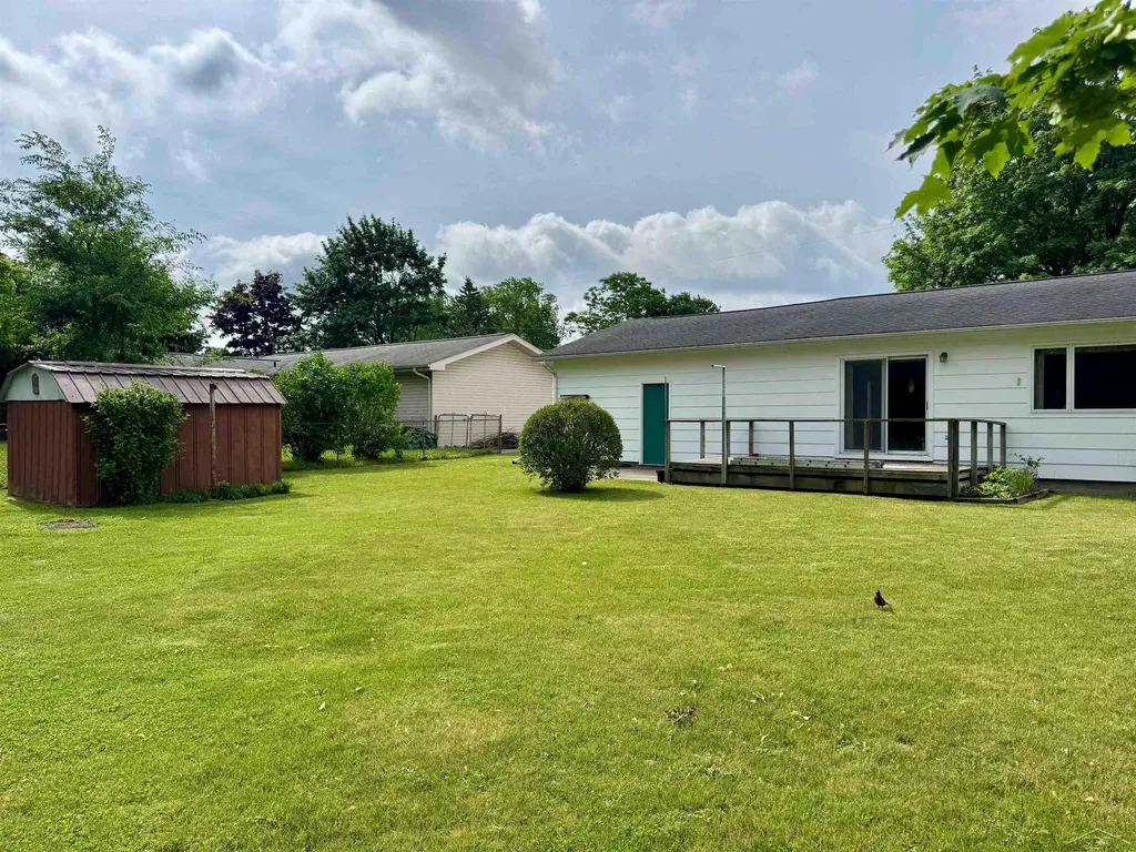 835 Wheelock Drive Tittabawassee Township MI 48623