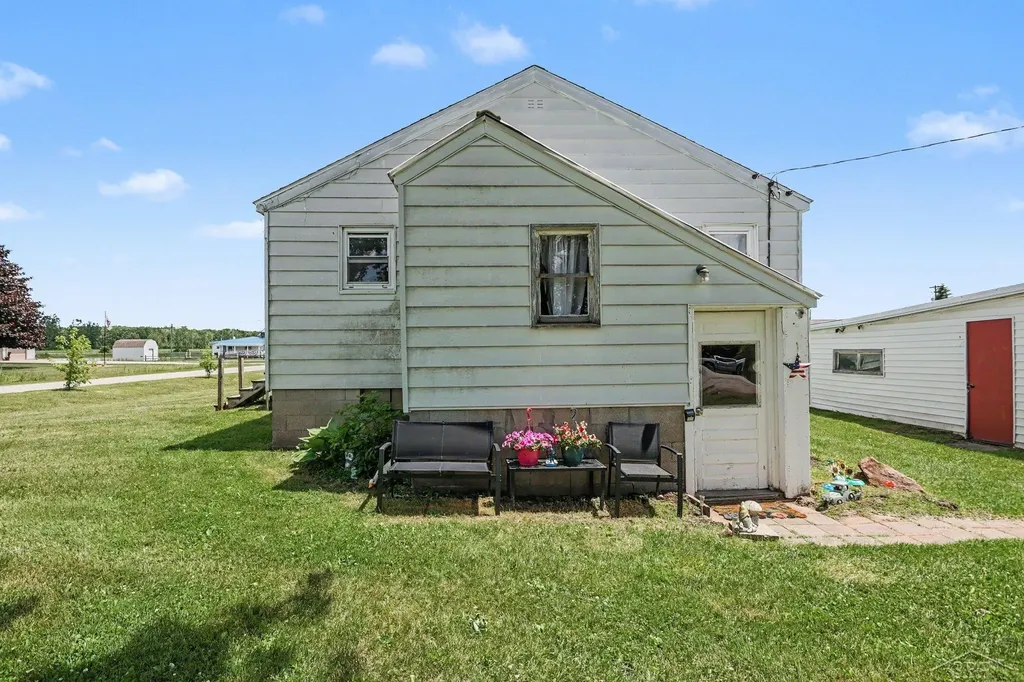 530 Crump Street Garfield Township MI 48634