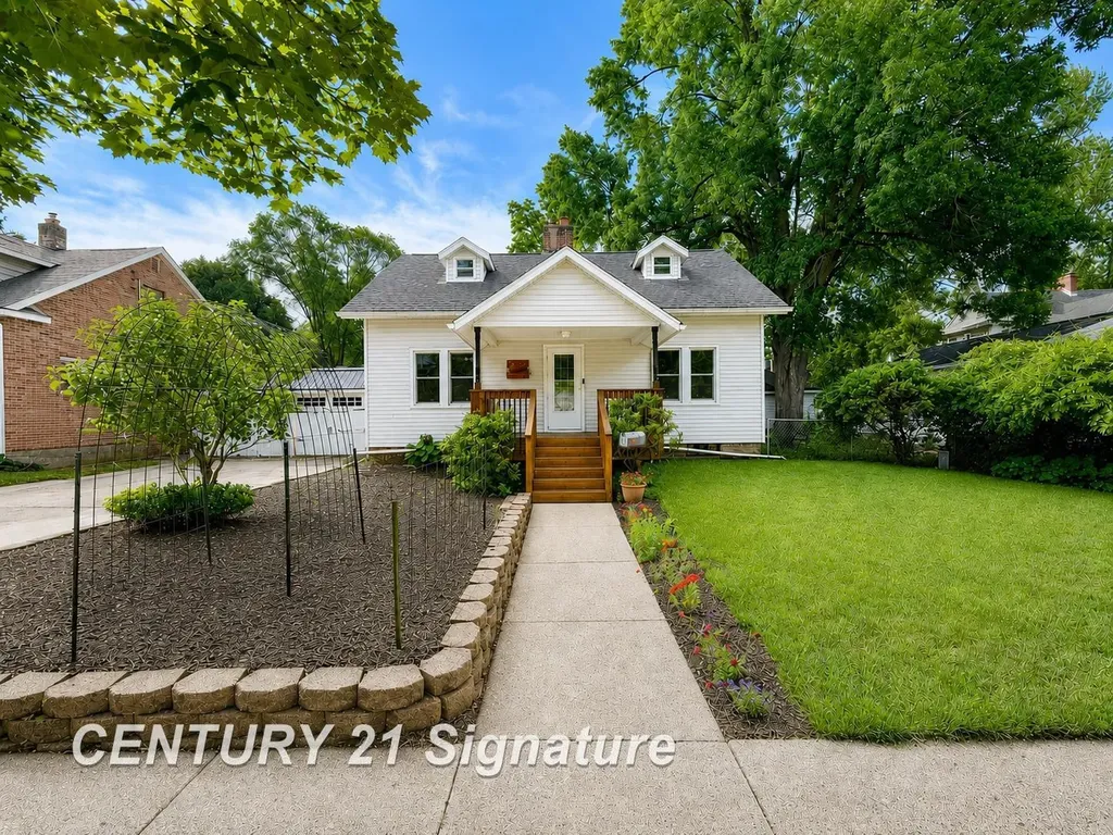 212 Auburn Street Midland City MI 48640