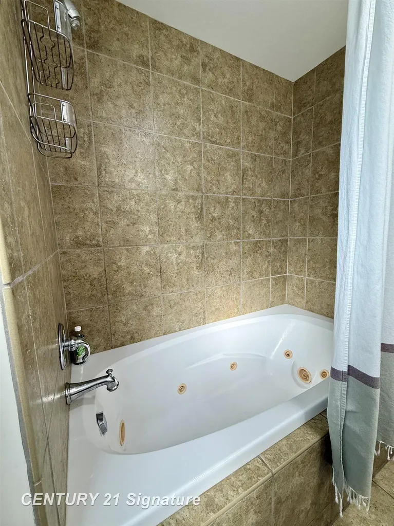 212 Auburn Street Midland City MI 48640