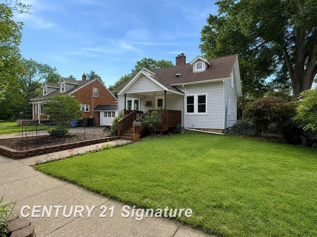 212 Auburn Street Midland City MI 48640
