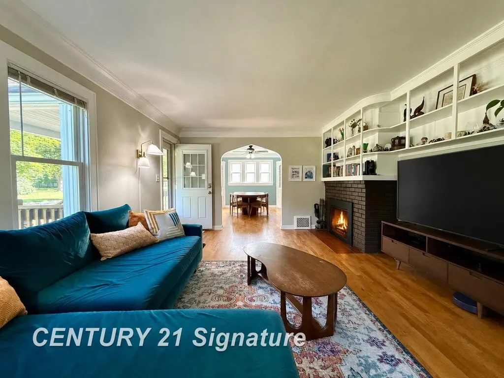 212 Auburn Street Midland City MI 48640