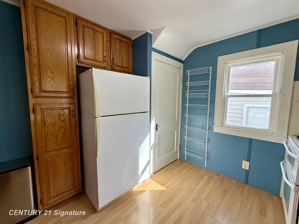 212 Auburn Street Midland City MI 48640
