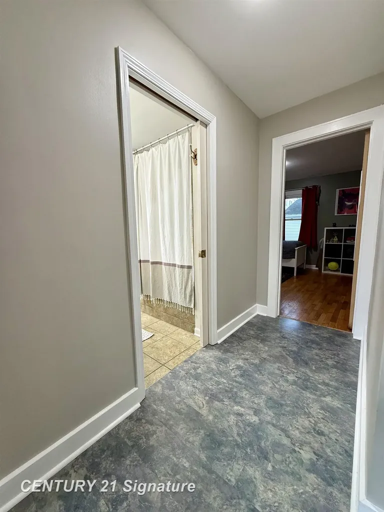 212 Auburn Street Midland City MI 48640