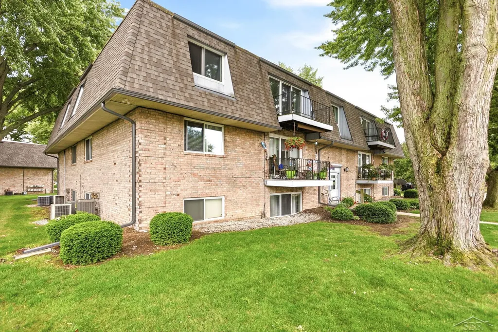 203 Provincial Court Saginaw Charter Township MI 48638