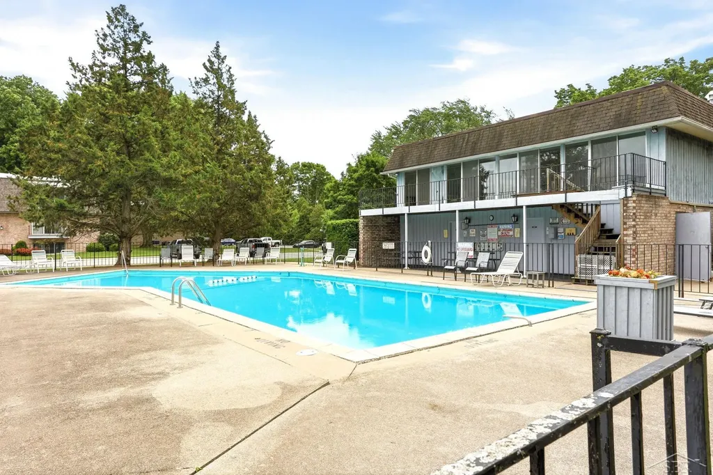 203 Provincial Court Saginaw Charter Township MI 48638