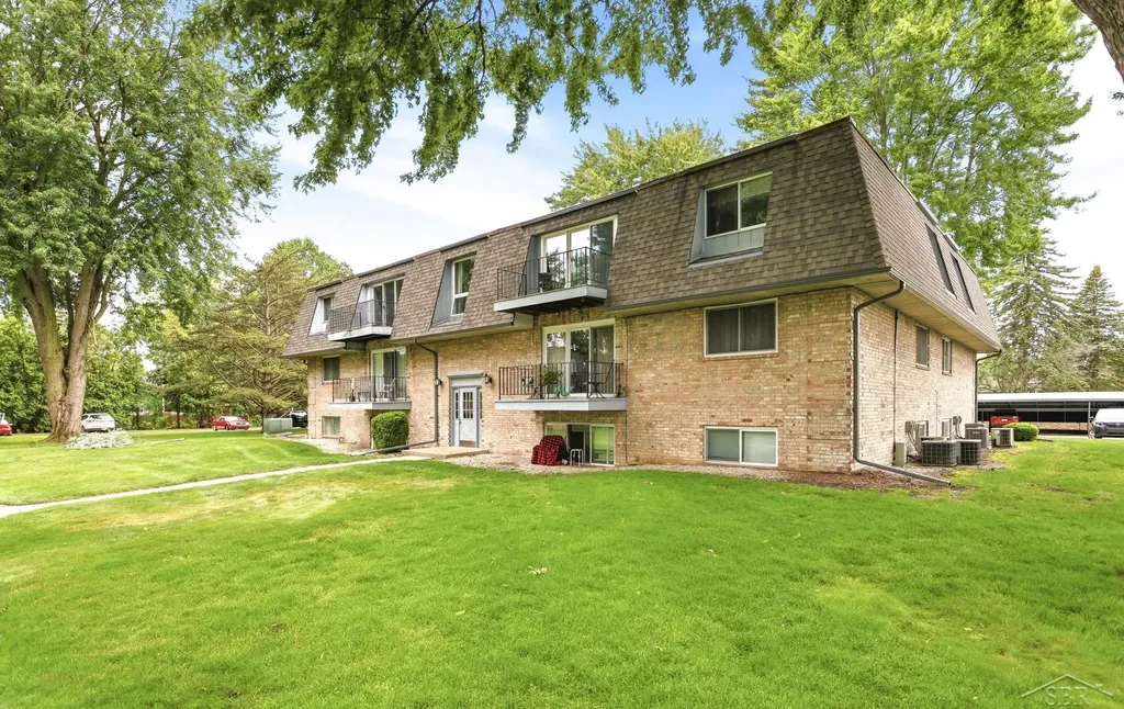 203 Provincial Court Saginaw Charter Township MI 48638