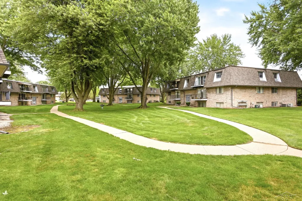 203 Provincial Court Saginaw Charter Township MI 48638