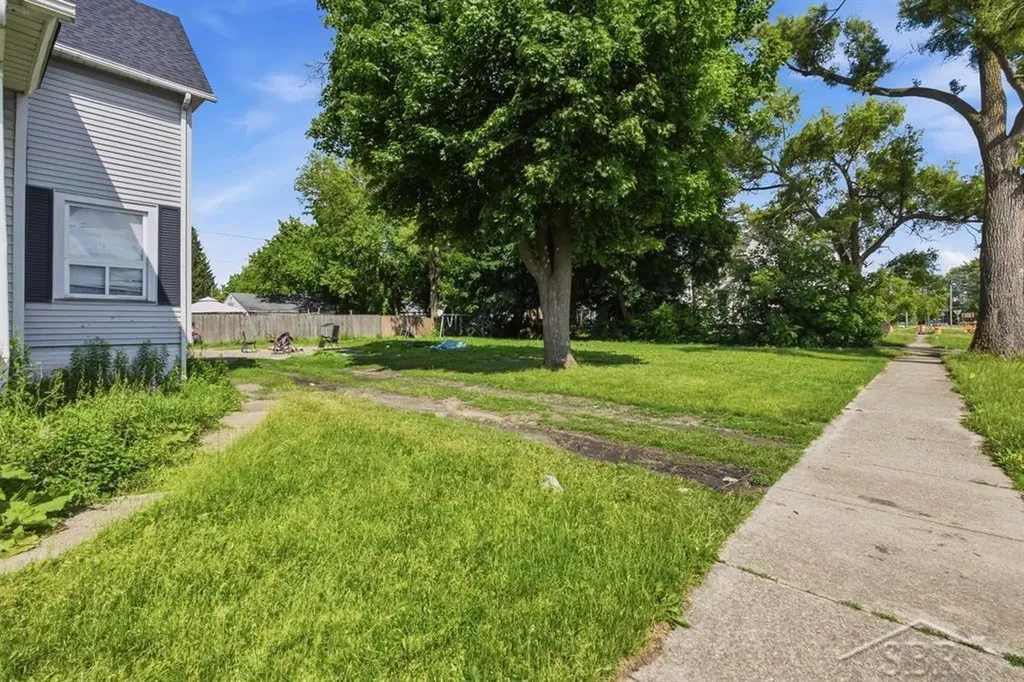 822 Jackson Street Saginaw City MI 48602