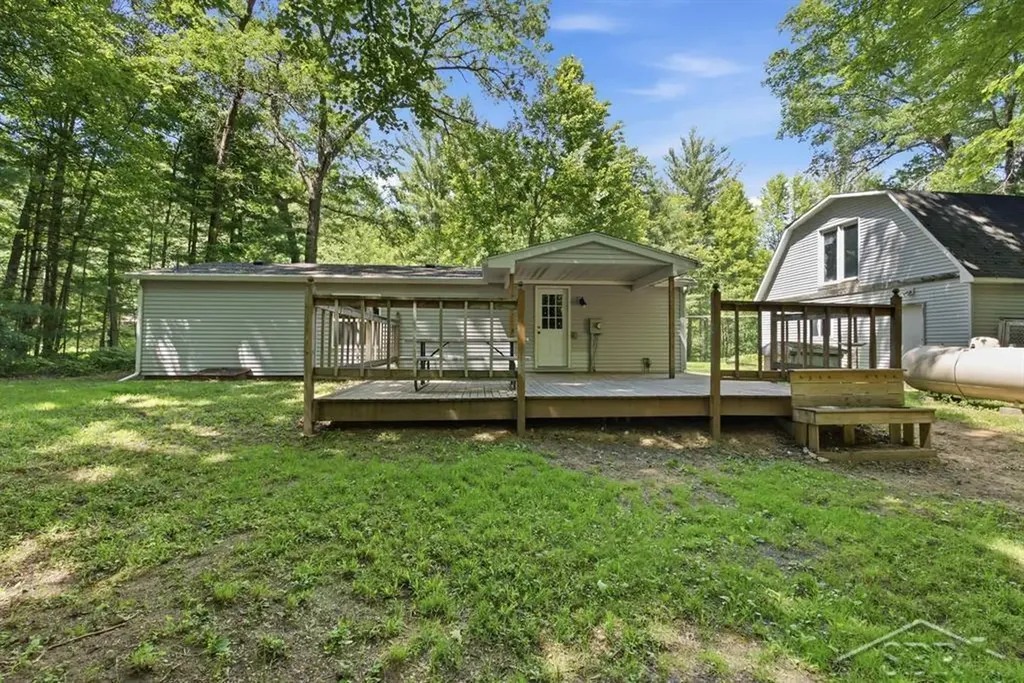 203 W Sampson Drive Jerome Township MI 48657