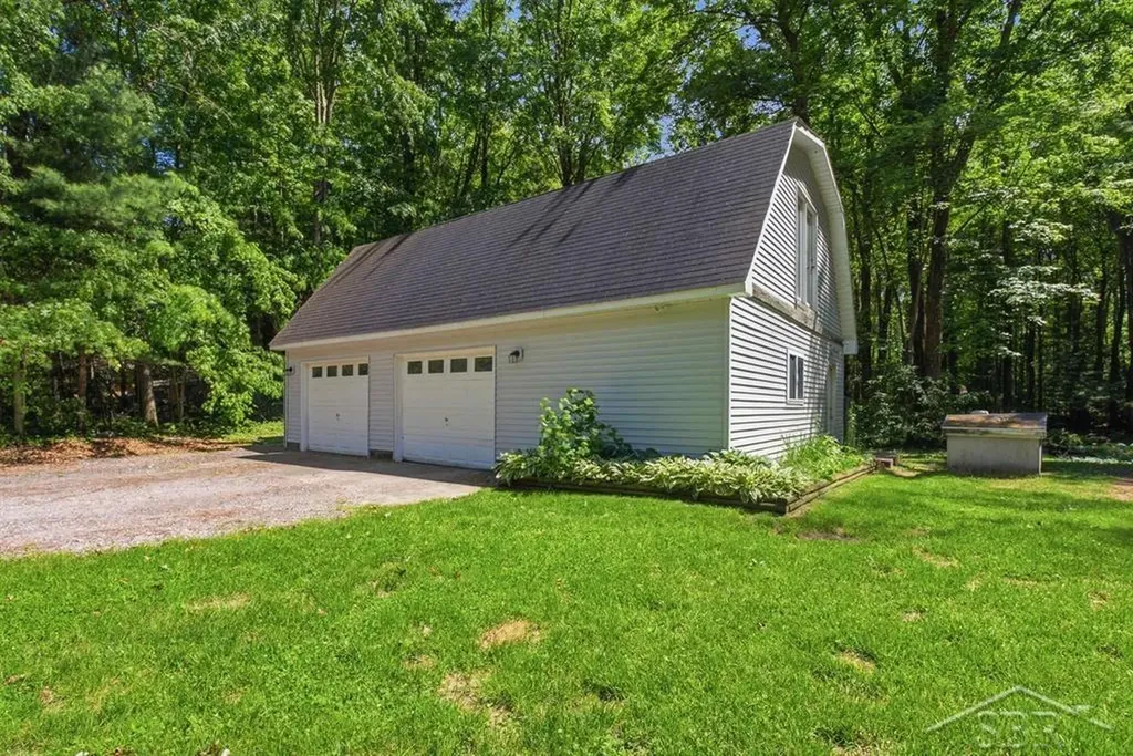 203 W Sampson Drive Jerome Township MI 48657