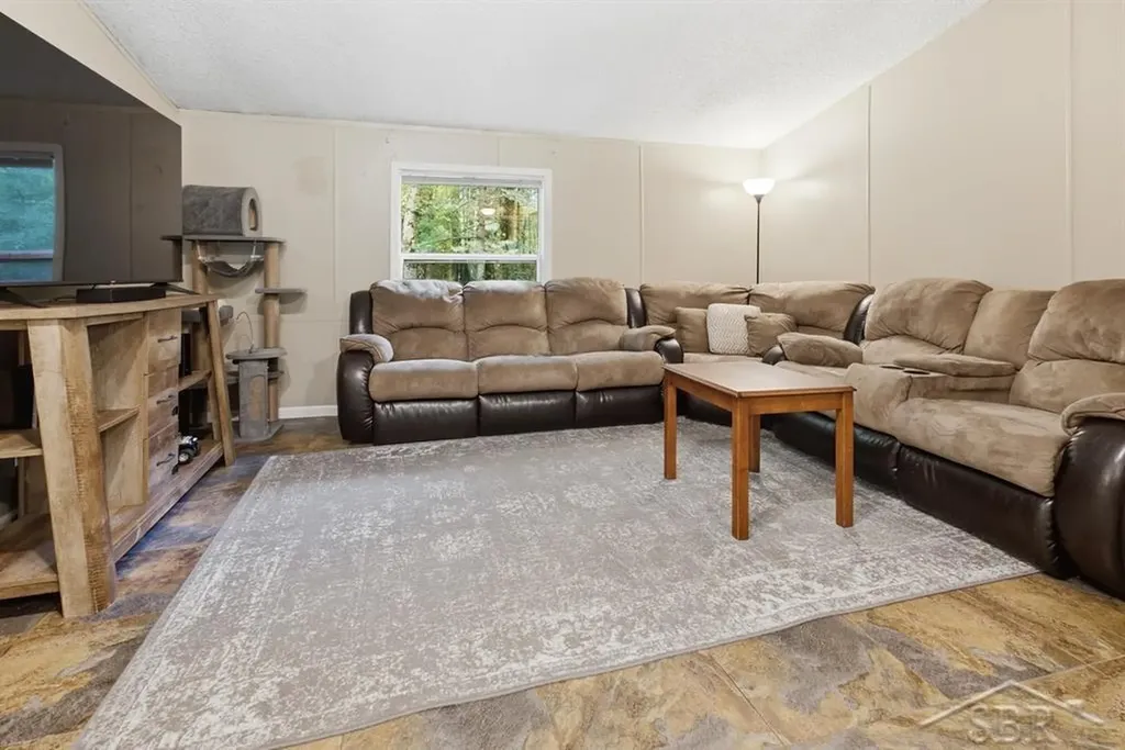 203 W Sampson Drive Jerome Township MI 48657