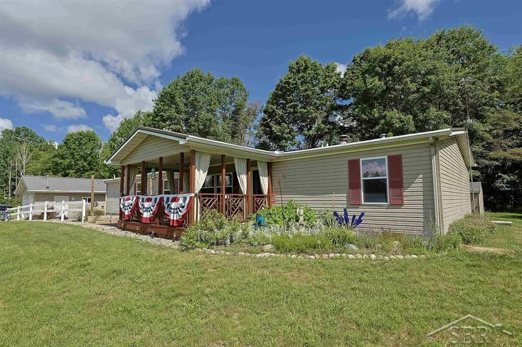 2202 W Huckleberry Road Jerome Township MI 48657