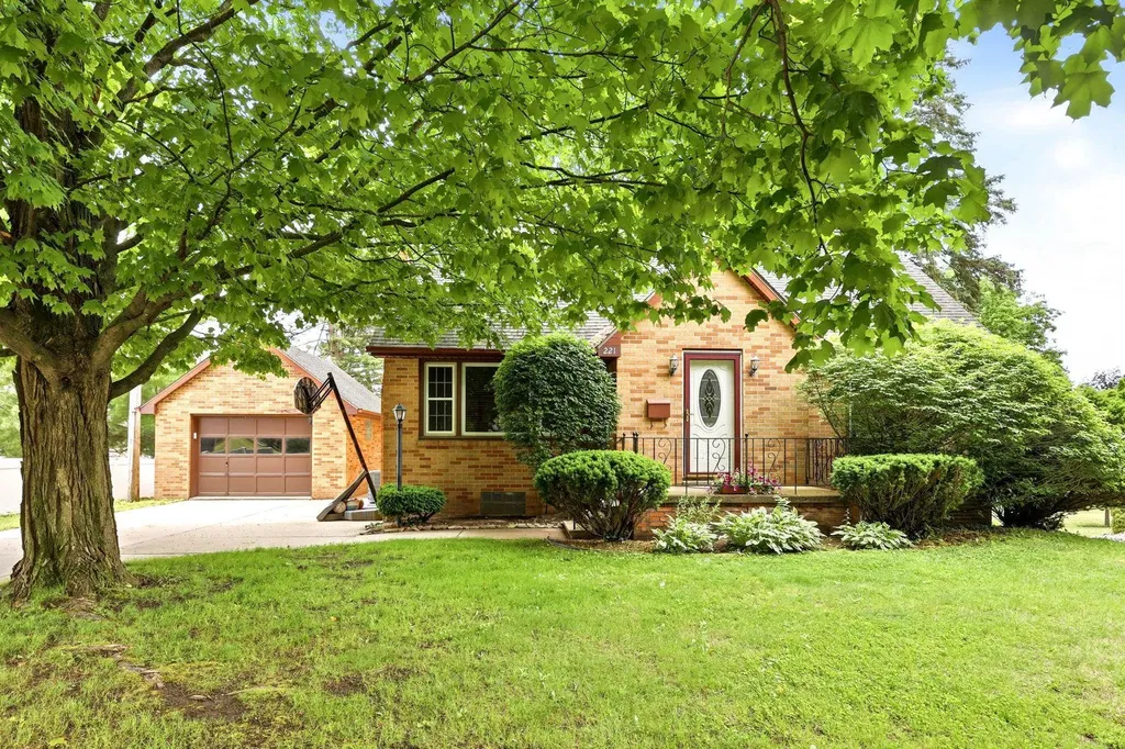 221 Saginaw Street Vassar City MI 48768