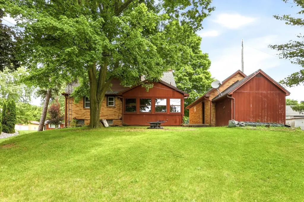 221 Saginaw Street Vassar City MI 48768