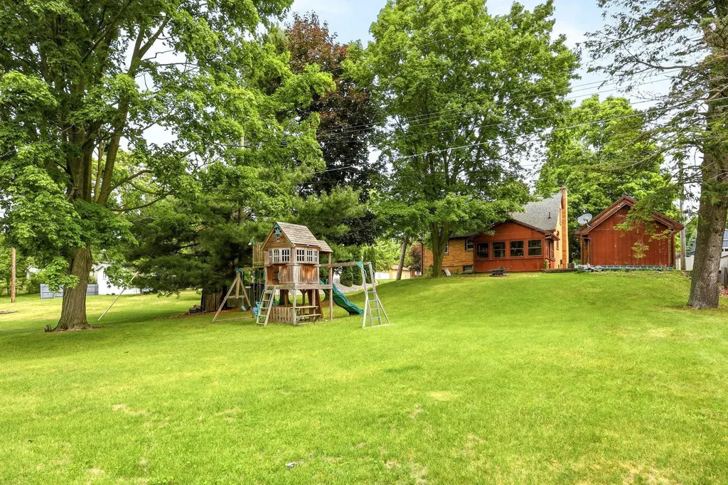 221 Saginaw Street Vassar City MI 48768