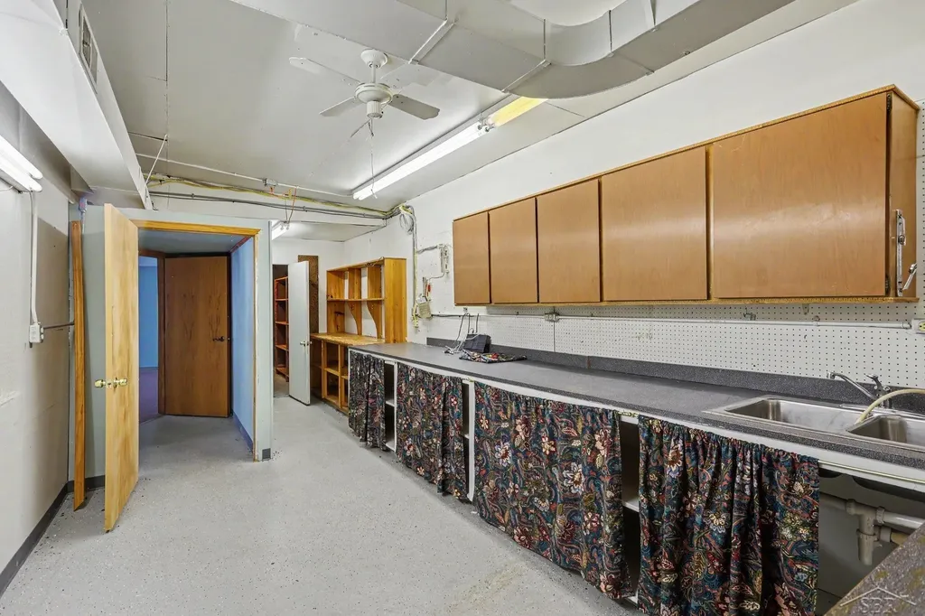 2019 Columbus Avenue Bay City City MI 48708