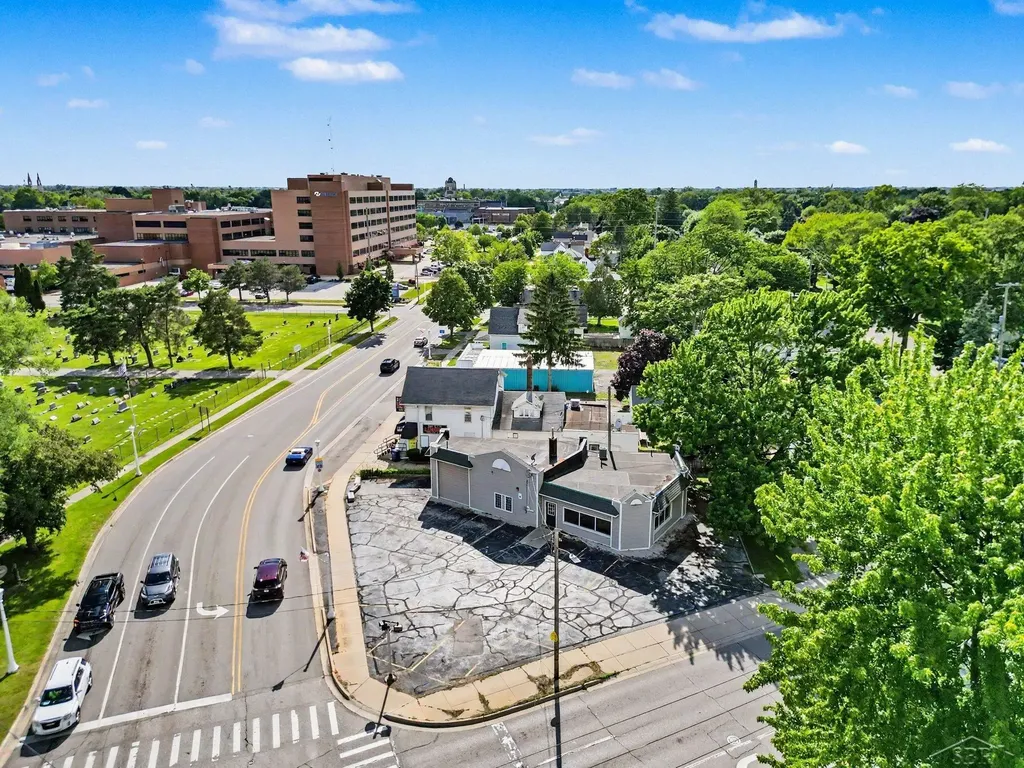 2019 Columbus Avenue Bay City City MI 48708