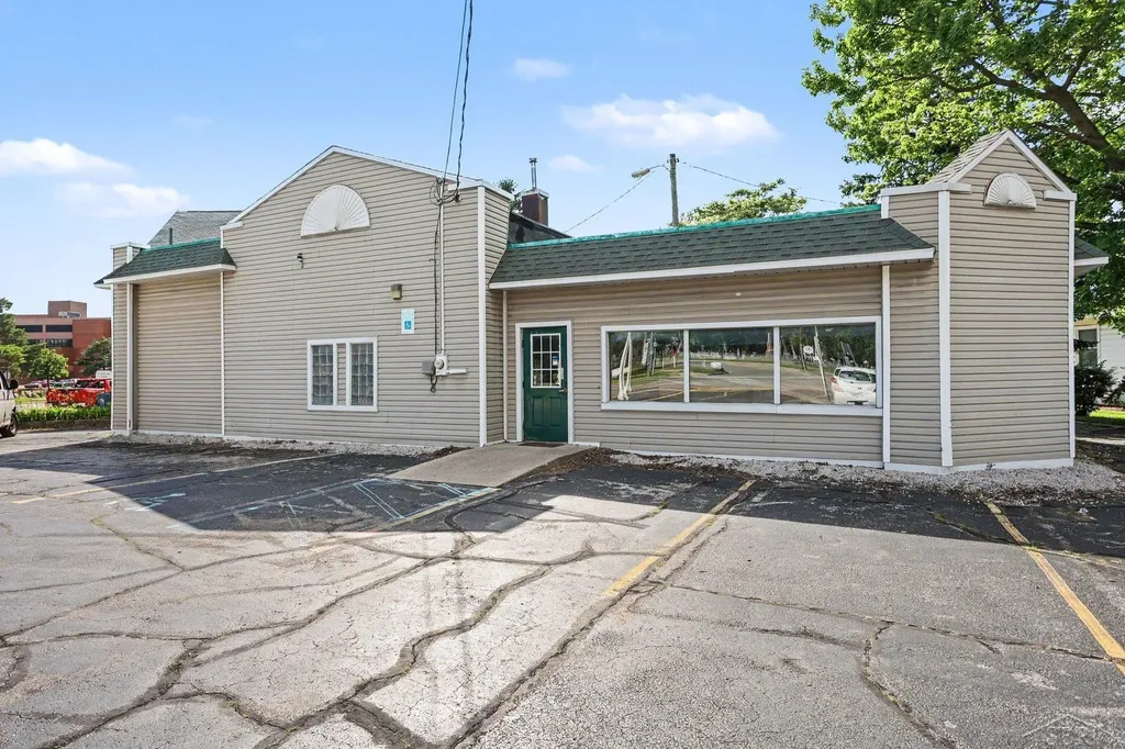2019 Columbus Avenue Bay City City MI 48708