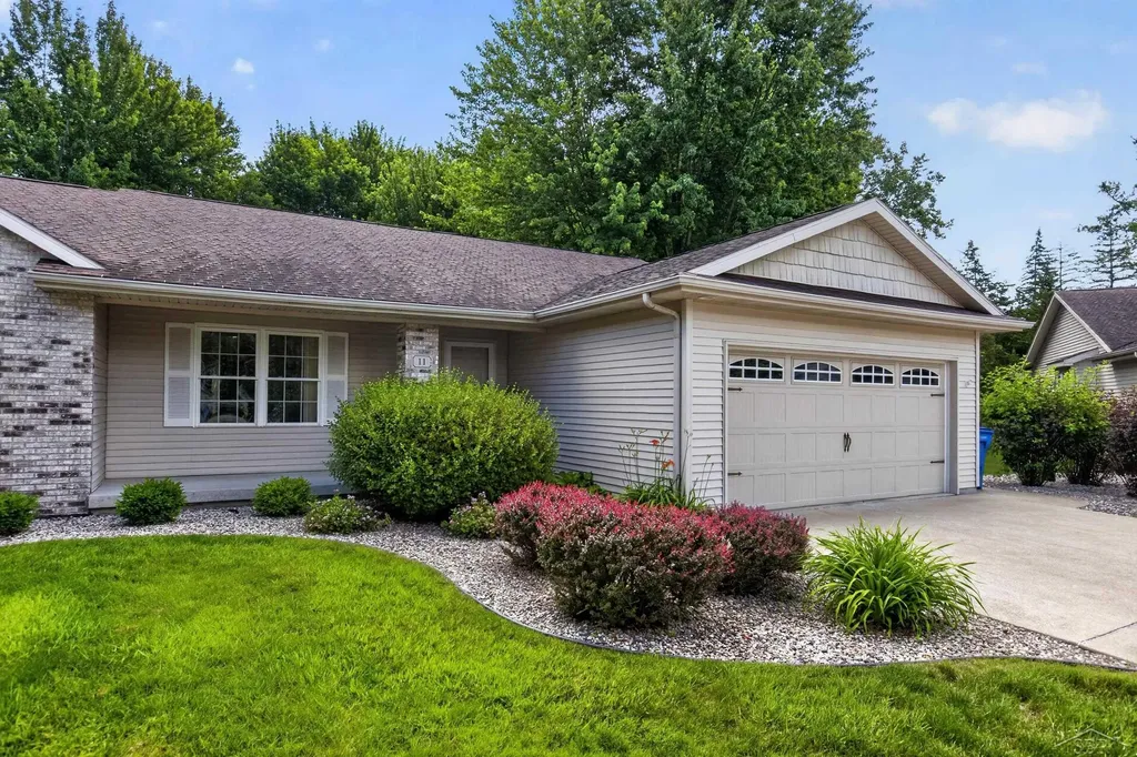 11 Rose Cottage Lane Thomas Township MI 48609