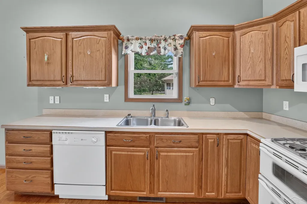 11 Rose Cottage Lane Thomas Township MI 48609