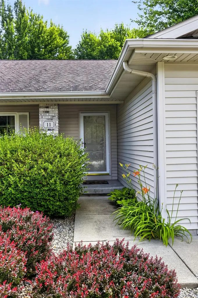 11 Rose Cottage Lane Thomas Township MI 48609