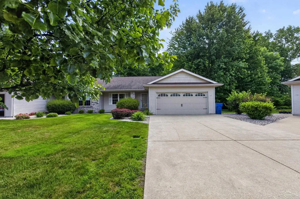 11 Rose Cottage Lane Thomas Township MI 48609