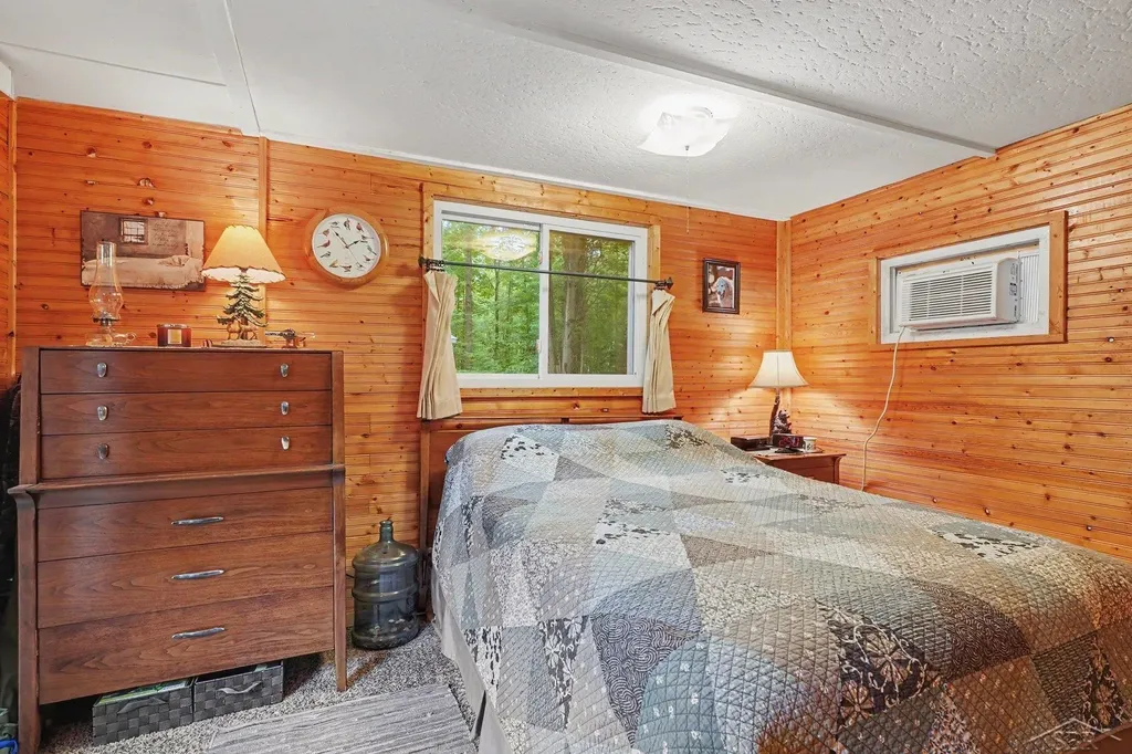 2322 Tittabawasee Avenue Bourret Township MI 48610