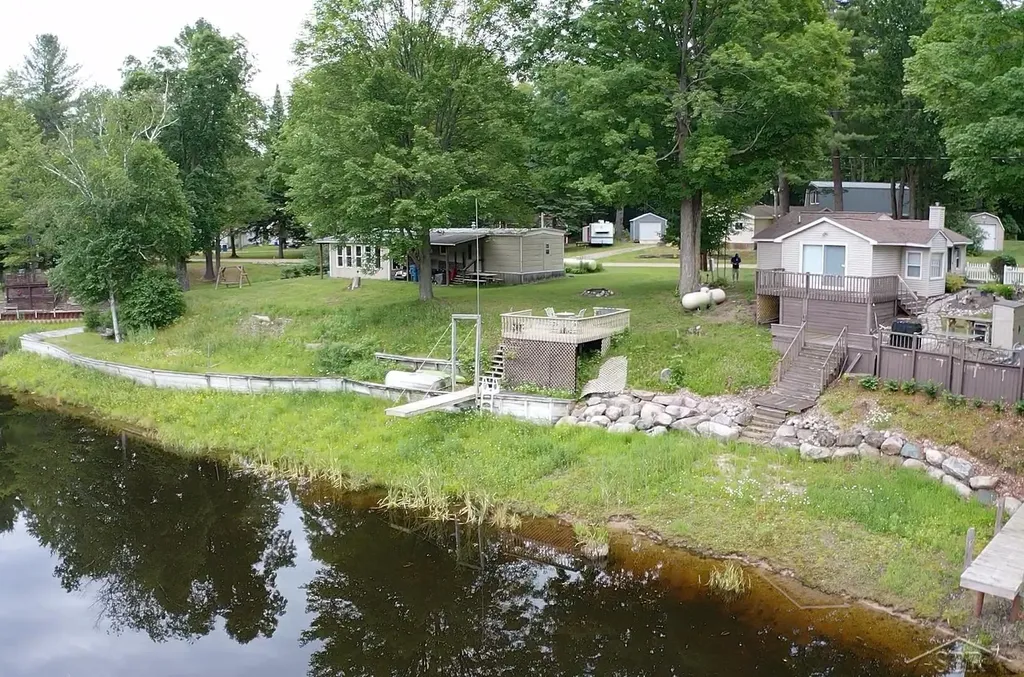 2322 Tittabawasee Avenue Bourret Township MI 48610