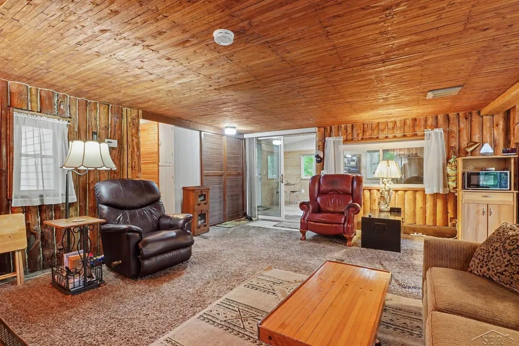 2322 Tittabawasee Avenue Bourret Township MI 48610