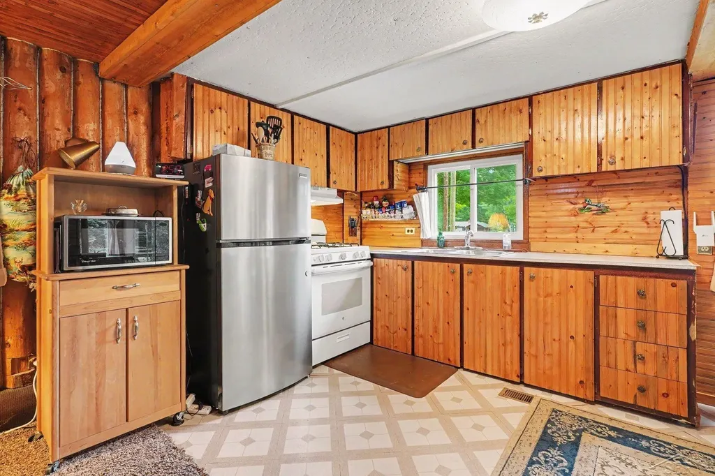 2322 Tittabawasee Avenue Bourret Township MI 48610