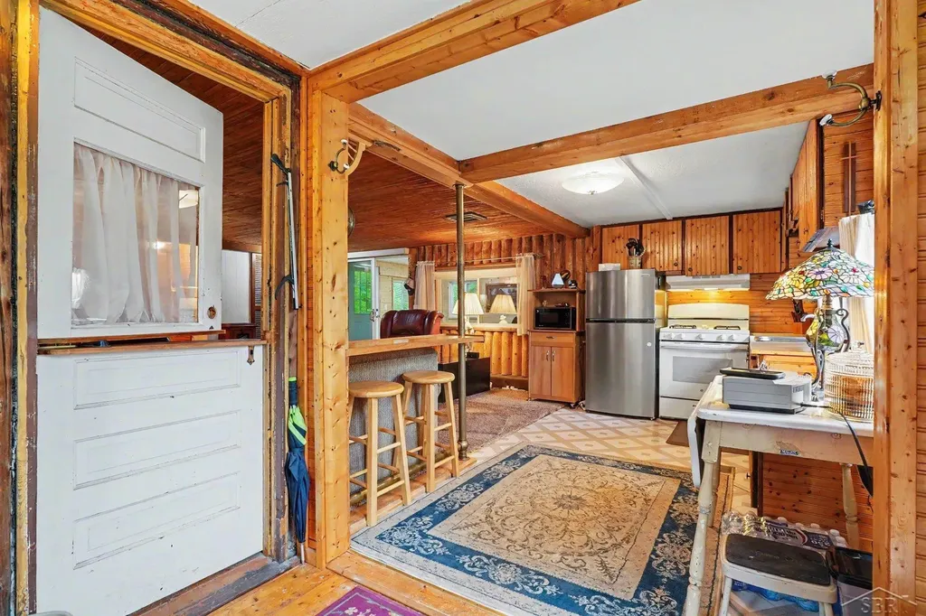 2322 Tittabawasee Avenue Bourret Township MI 48610