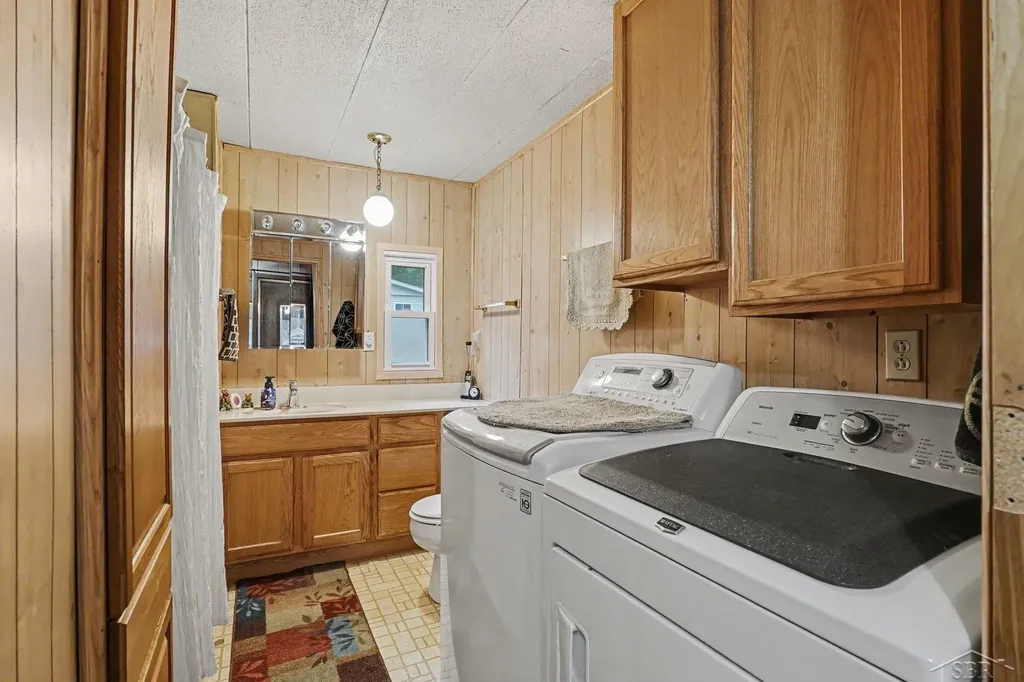 2319 Tittabawassee Avenue Bourret Township MI 48610
