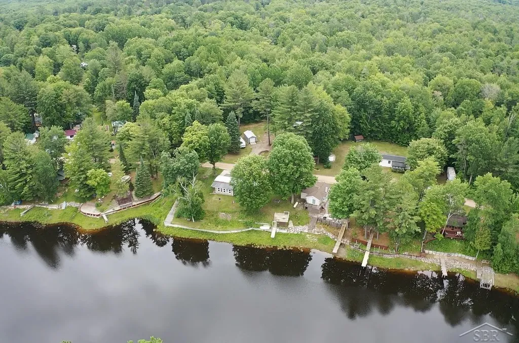 2319 Tittabawassee Avenue Bourret Township MI 48610