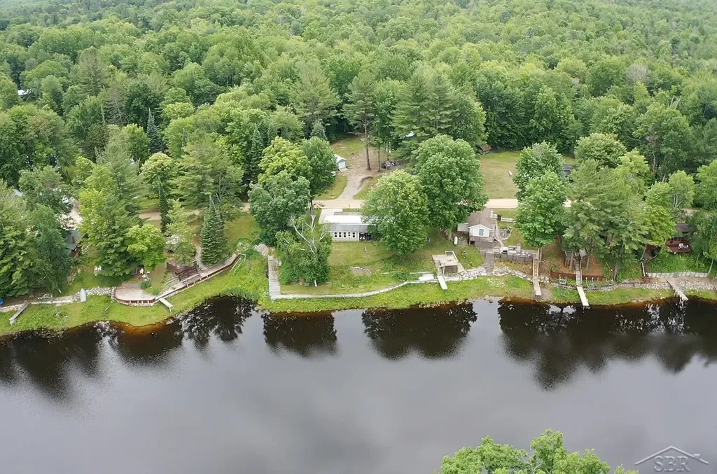 2319 Tittabawassee Avenue Bourret Township MI 48610