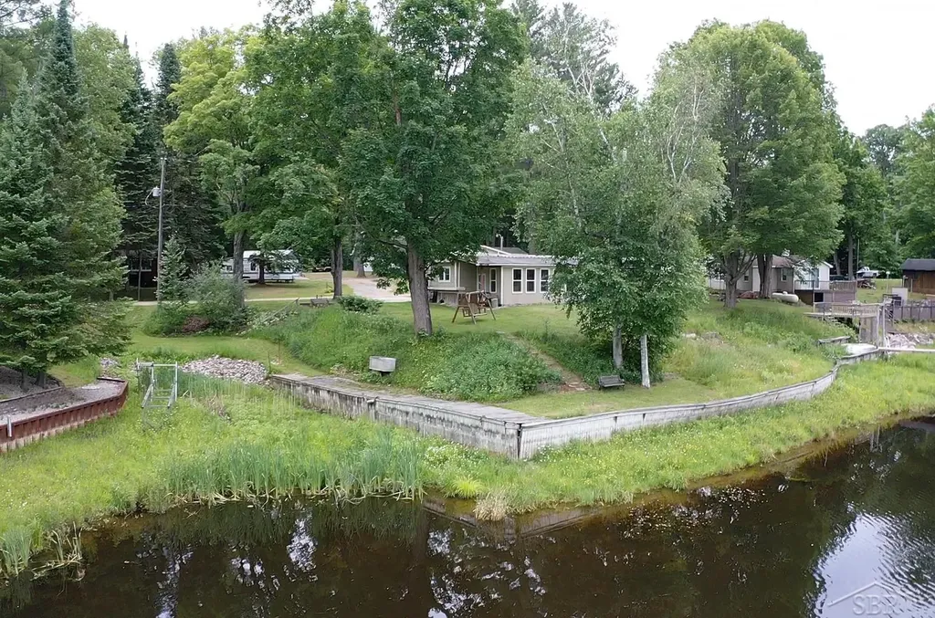 2319 Tittabawassee Avenue Bourret Township MI 48610