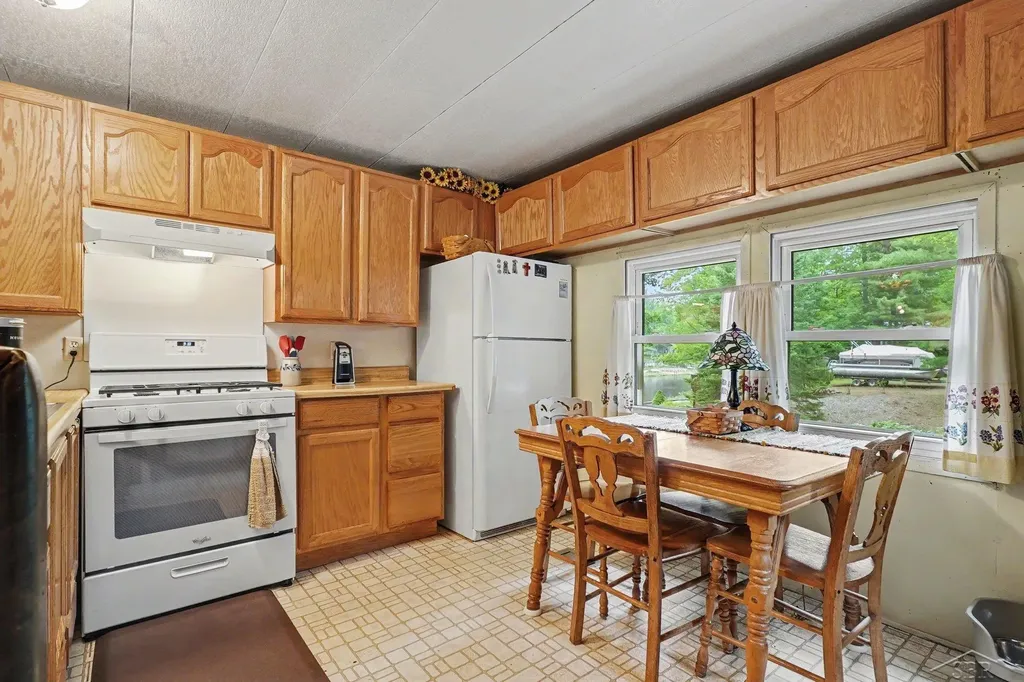 2319 Tittabawassee Avenue Bourret Township MI 48610